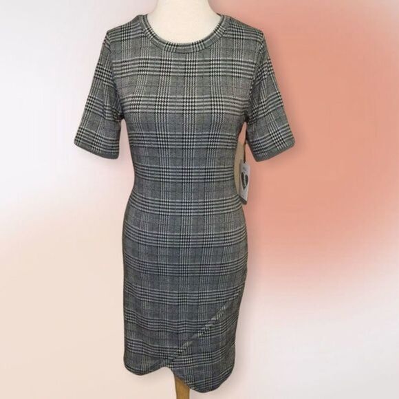 IRIS Black and White Body Con Houndstooth Plaid Short Sleeve Dress Size S NWT - Picture 1 of 12